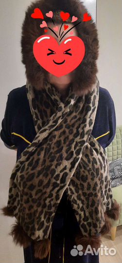 Головной убор типа капюшон с натуральным мехом