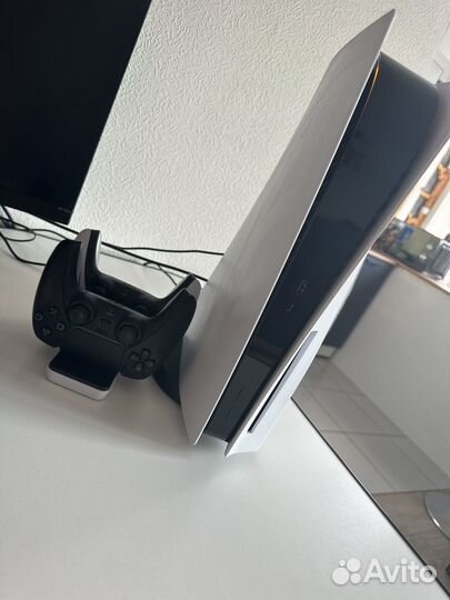 Игровая консоль