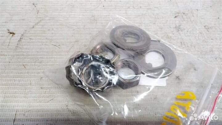 Гайка крепления ступицы задней KIA Avella Delta 9