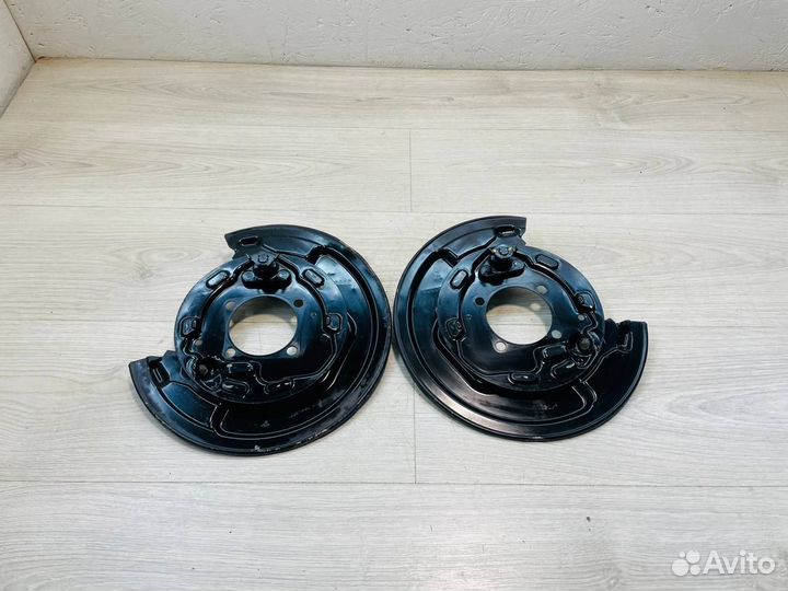 Пыльники тормозные задние пара Toyota Avensis 250