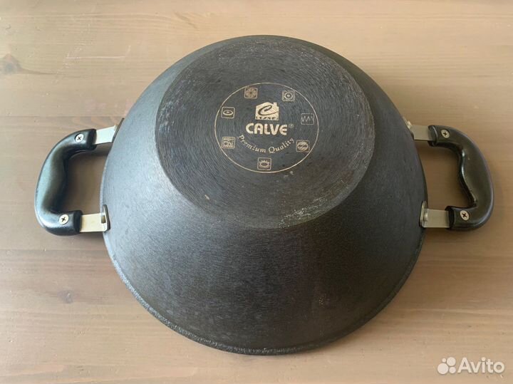 Чугунная сковорода вок 28 см