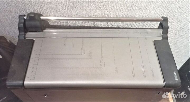 Резак для бумаги, б/у