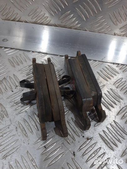 Колодки тормозные передние Renault Logan L8