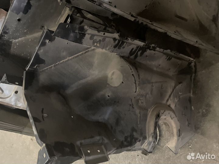 Брызговик переднего крыла газ 3102 Волга