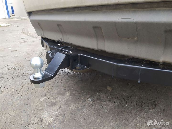 Фаркоп на Mitsubishi Outlander XL 2007-2012