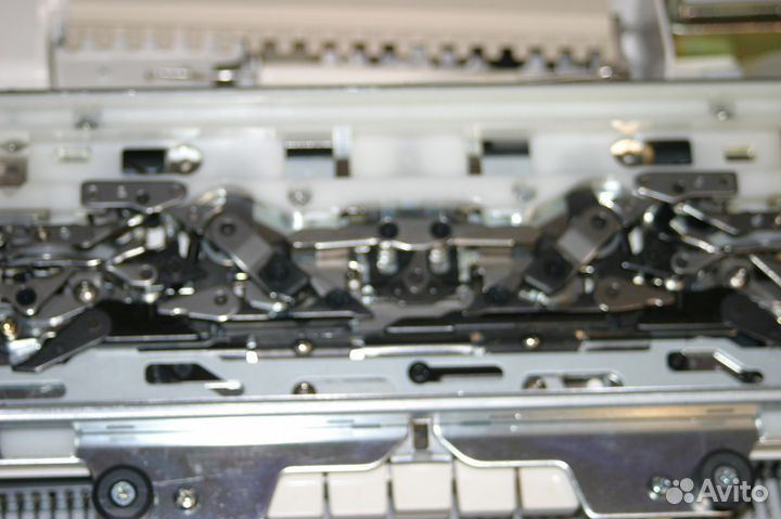 Вязальную машинку Brother KH-930 Электронная