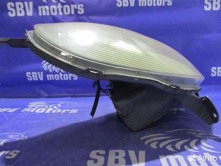 Фара передняя правая Toyota Funcargo NCP20