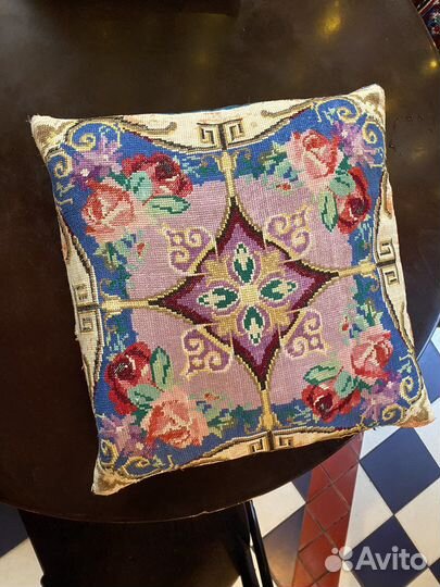 Подушка с вышивкой, винтаж