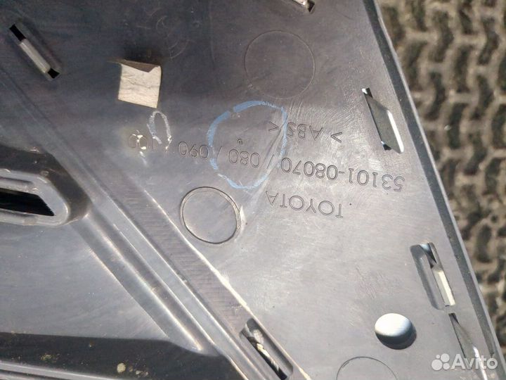 Решетка радиатора Toyota Sienna 3, 2011