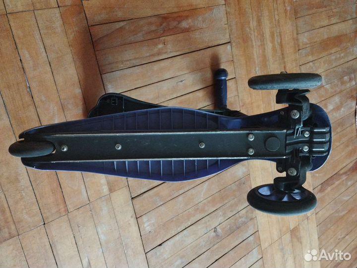 Самокат детский с сиденьем