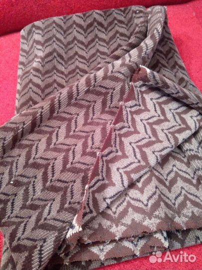 Отрезы ткани разные