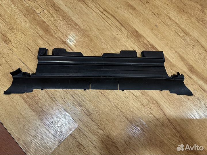 Воздуховод радиатора передний Mercedes E-Class