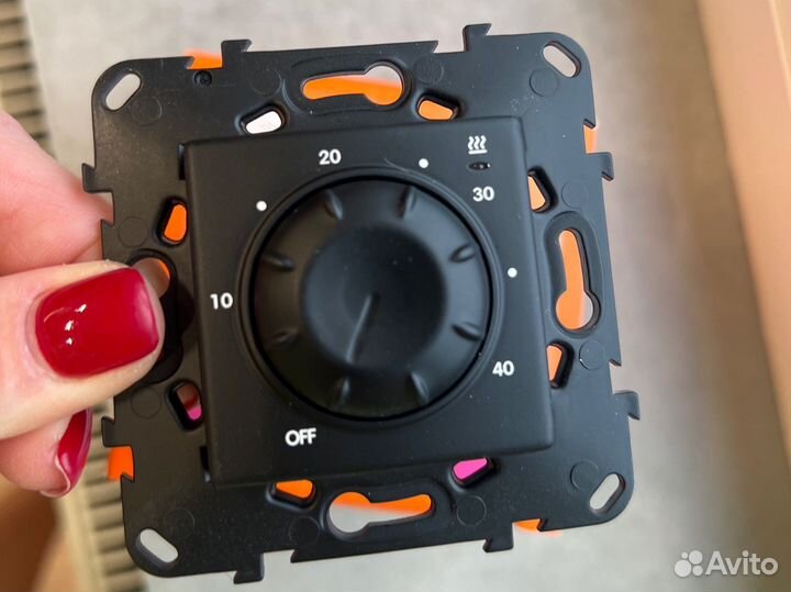 Терморегулятор Torneo белый и черный