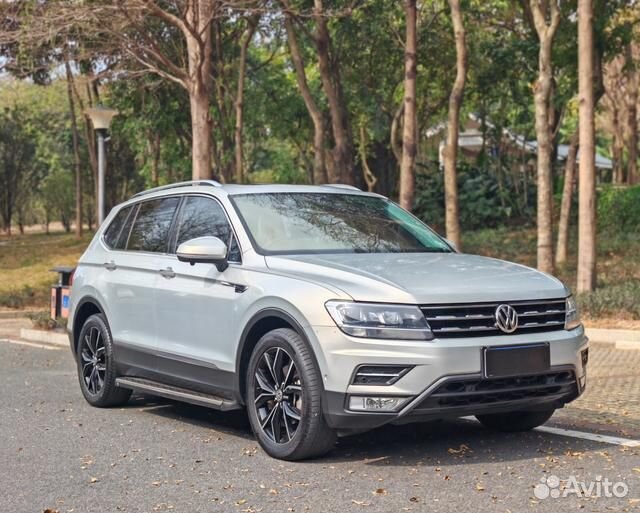 Volkswagen Tiguan L 2.0 AMT, 2021, 50 000 км