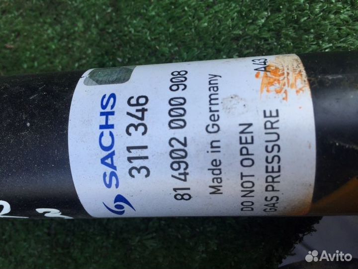 Амортизатор задний Volkswagen Passat B6 BZB 2010