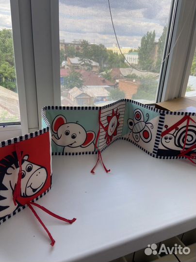 Развивающие игрушки tiny love