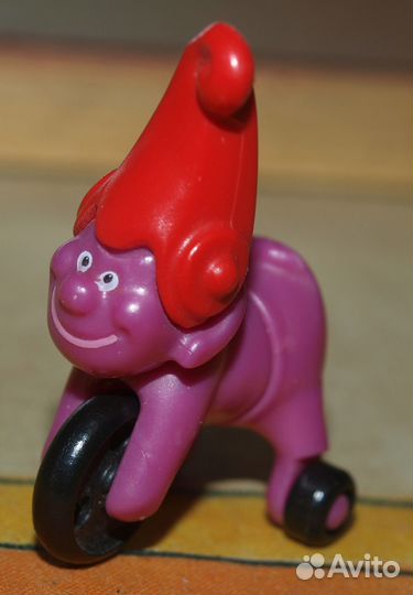 Игрушка киндер гном на колесах (2001)