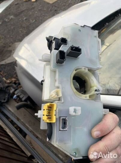 Блок подрулевых переключателей Renault Laguna 3