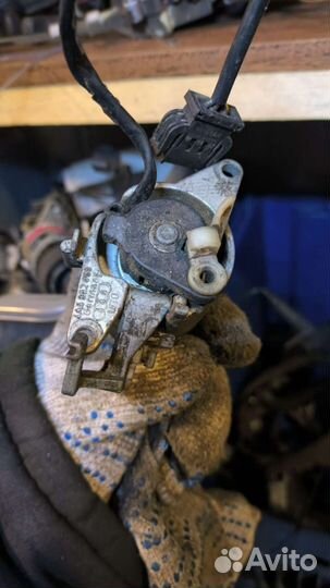 Кнопка замка багажника audi 80b4 100c4 4A5862055