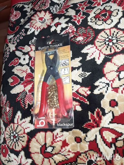 Набор инструментов для установки люверса