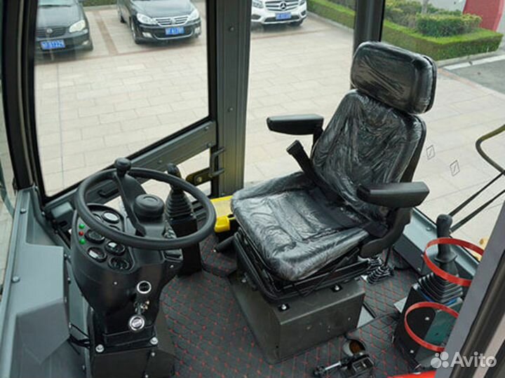 Экскаватор-погрузчик LuGong LG388H, 2023