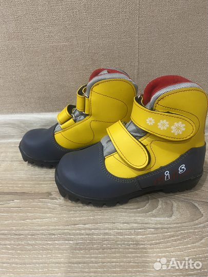 Ботинки лыжные 32 размер