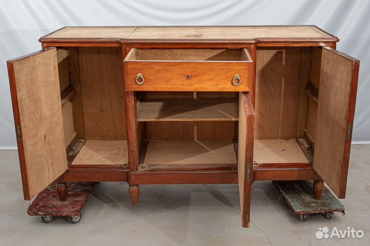 Сервант с маркетри