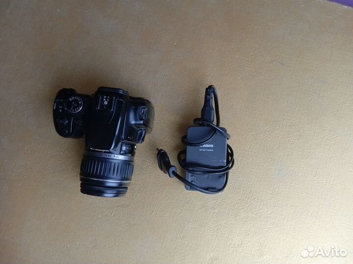 Зеркальный фотоаппарат canon