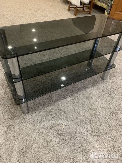 Стеклянная тумба под тв