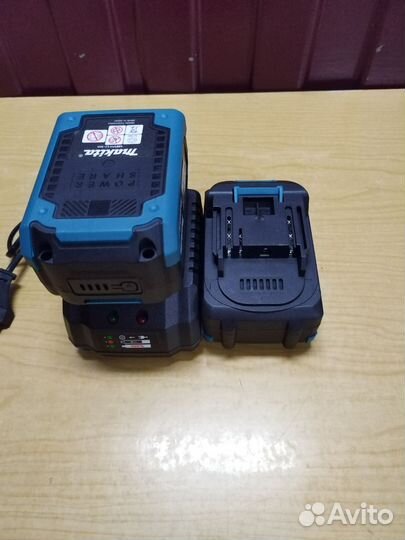 Аккумуляторы + зарядное устройство Makita