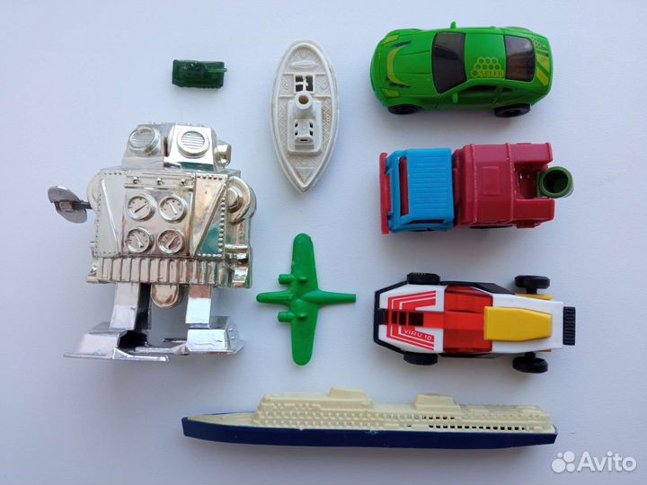 Игрушки СССР: машинки, лодки, танк, самолёт