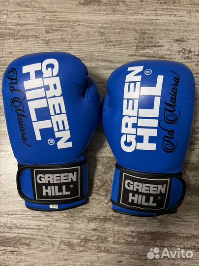 Боксерские перчатки