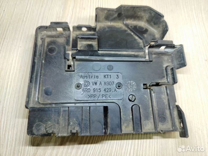 Крышка блока предохранителей АКБ VW Polo sedan