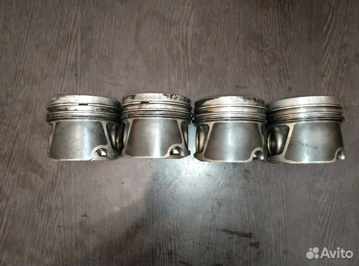 Поршень Audi 2.0 TDI Volkswagen 03G107065J Skoda