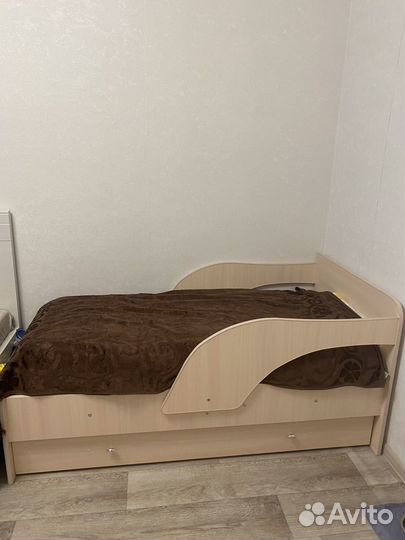 Кровать подростковая с матрасом