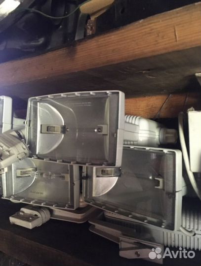 Прожектор металло-галогеновый