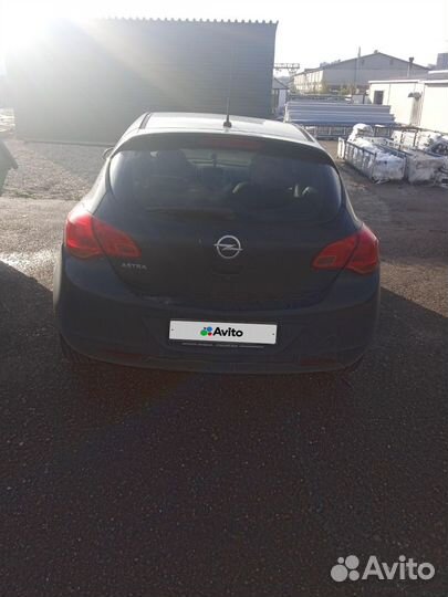 Opel Astra 1.6 AT, 2011, 260 000 км