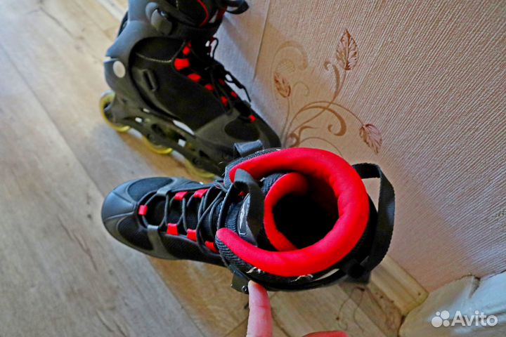 Роликовые коньки