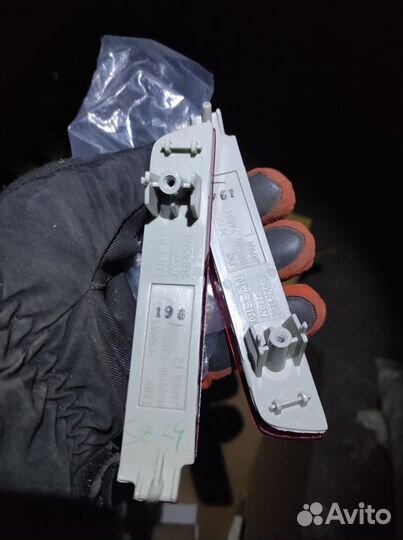 Отражатель левый правый Nissan Juke F15 2011-2019