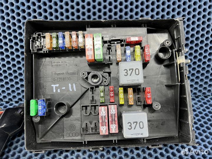 Блок предохранителей для VW Tiguan 2006-2011