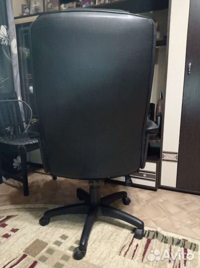 Офисное кресло для руководителя бу
