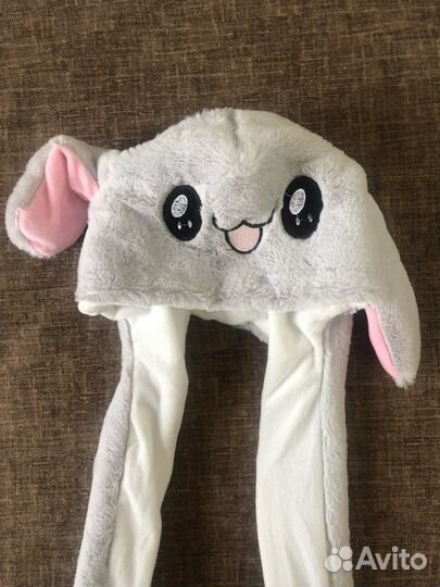 Шапка с двигающимися ушами зайка пикачу