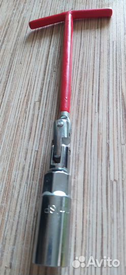 Ключ свечной шарнирный *16 (250 мм)