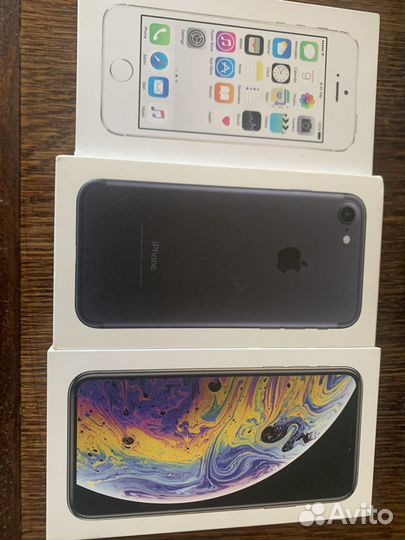 Пустые коробки от iPhone