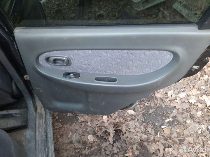 Дверные карты (обшивки) kia spectra