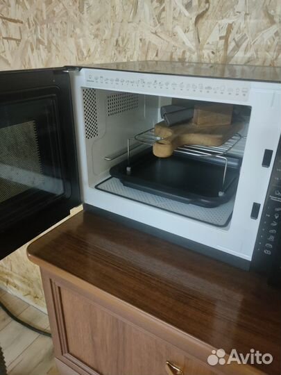 Микроволновка Hotpoint ariston