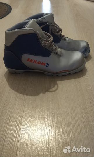 Лыжные ботинки