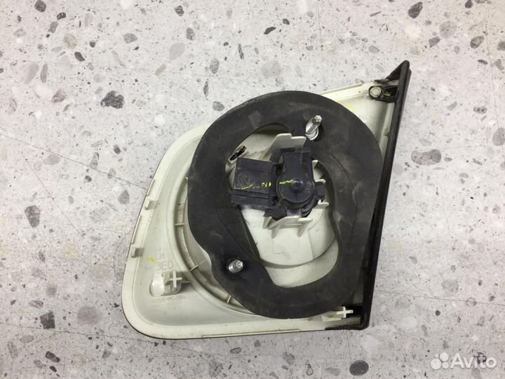 Фонарь задний внутренний левый Volkswagen Jetta 1K