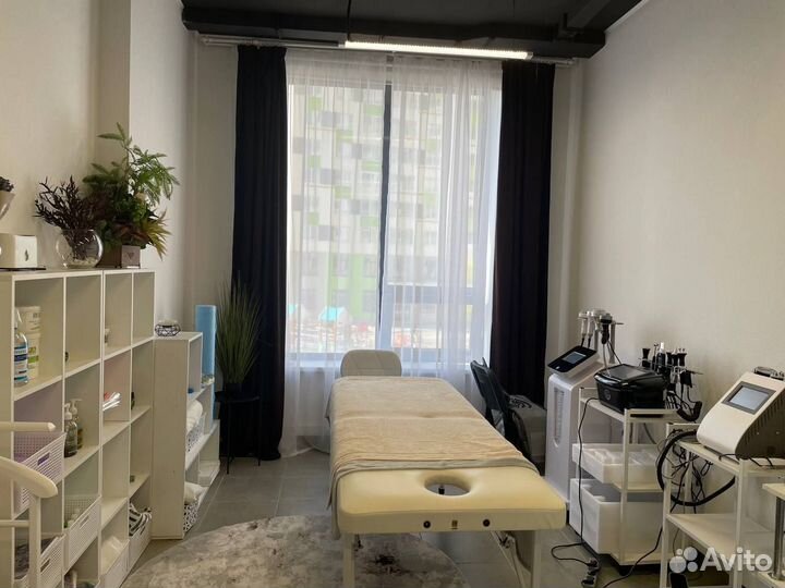 Массажист ручного и аппаратного массажа