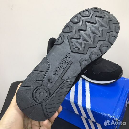 Кроссовки Adidas новые